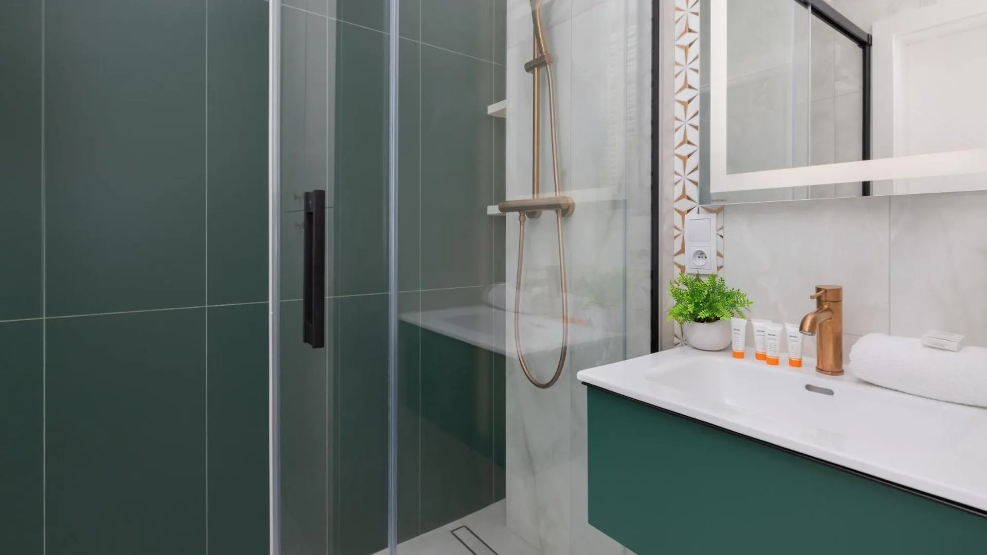Lux Apartment Niemcewicza With Ac & Balcony Warsaw Ochota By Noclegi Renters